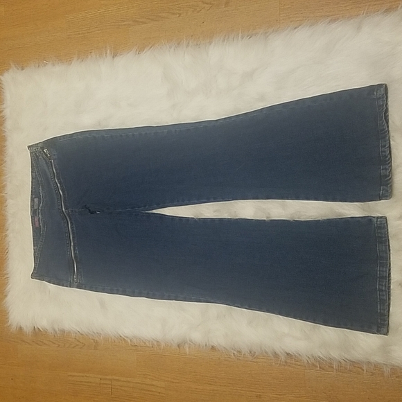 EMBRUJO BELL BOTTOM BLUE JEANS - Picture 1 of 7